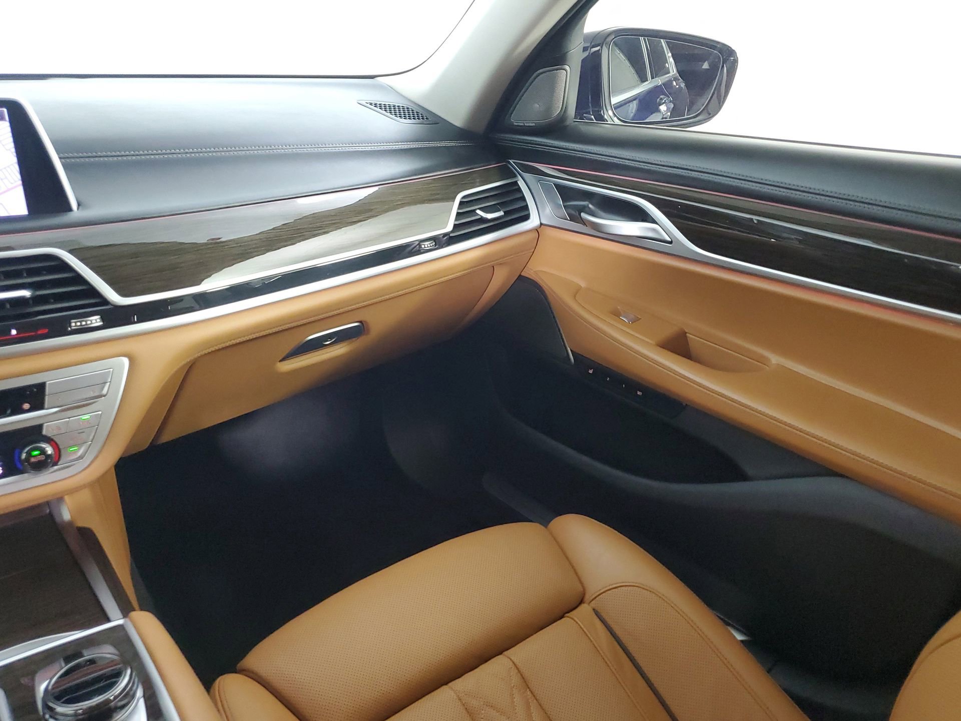 Used 2022 BMW 750i xDrive w/ Executive Package image 49