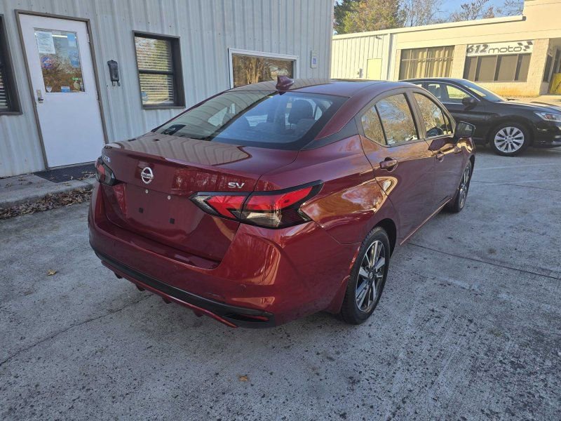Used 2021 Nissan Versa SV image 5