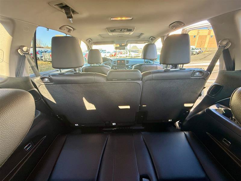 Used 2018 Honda Pilot Touring image 28