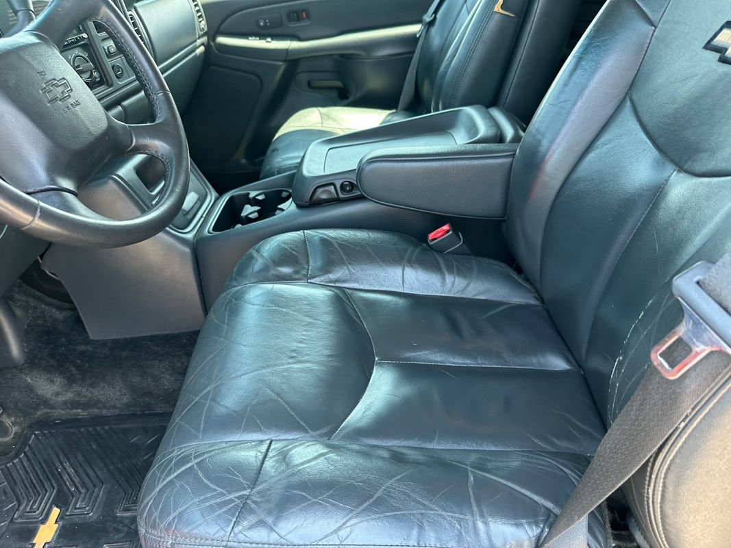 Used 2002 Chevrolet Avalanche 2500 w/ Convenience Pkg AWD/4WD image 34