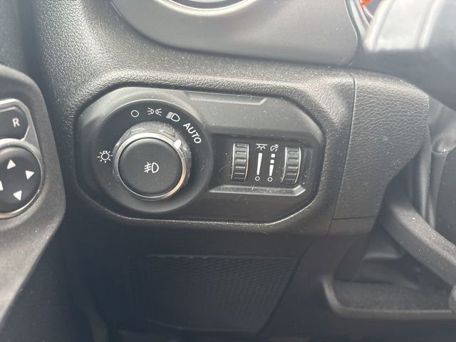 Used 2022 Jeep Wrangler Unlimited Sport image 32