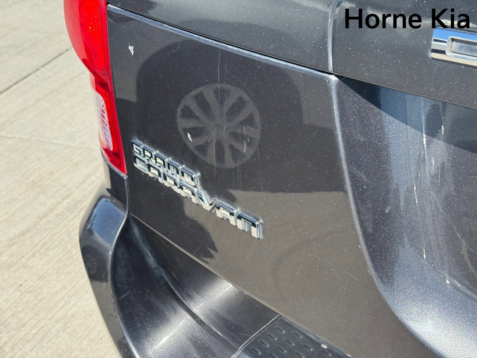 Used 2016 Dodge Grand Caravan R/T image 30