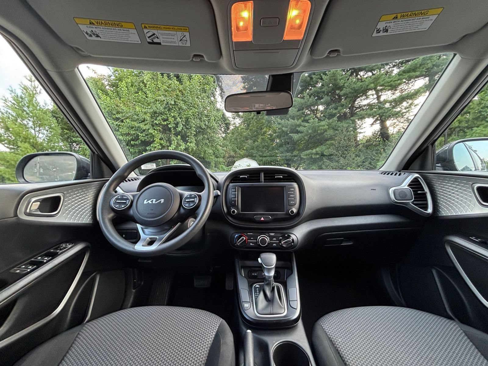Used 2025 Kia Soul LX w/ LX Technology Package FWD image 30