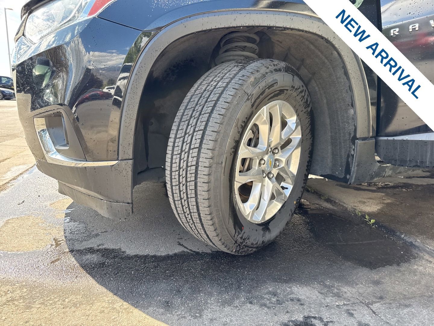 Used 2020 Chevrolet Traverse LT image 28