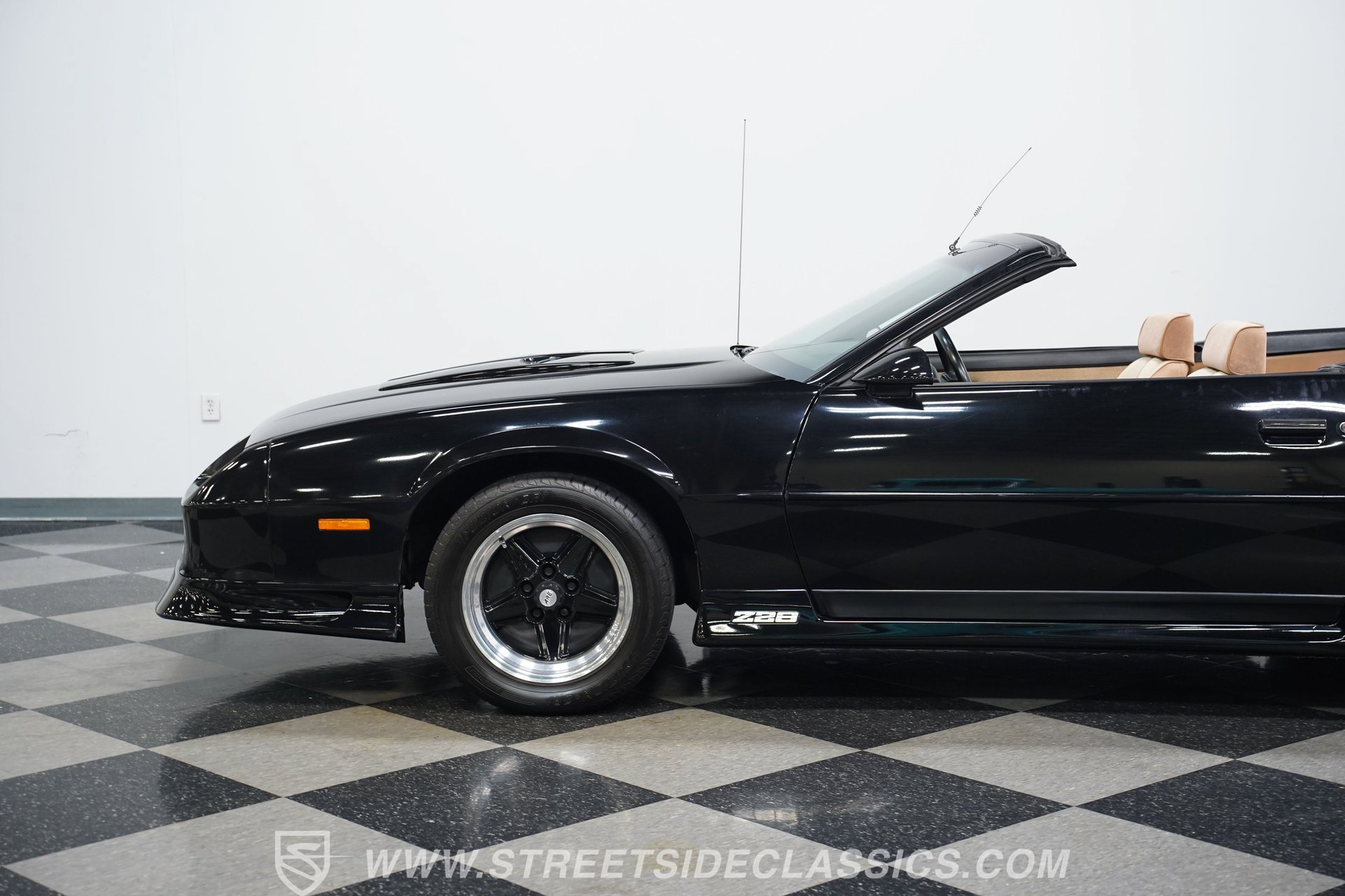 Used 1991 Chevrolet Camaro Z28 RWD image 24