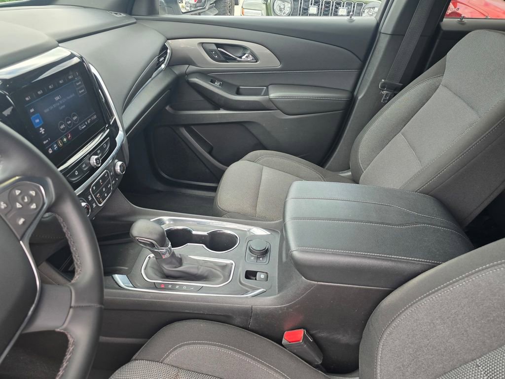 Used 2023 Chevrolet Traverse LT FWD image 20