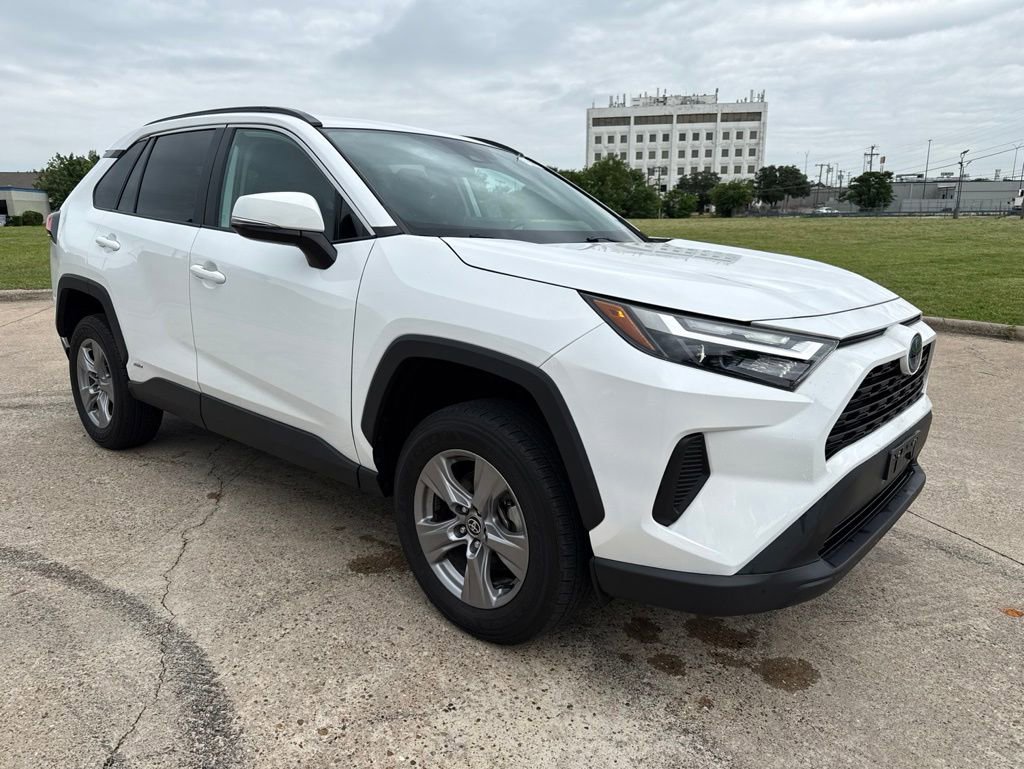 Used 2023 Toyota RAV4 XLE AWD/4WD image 8