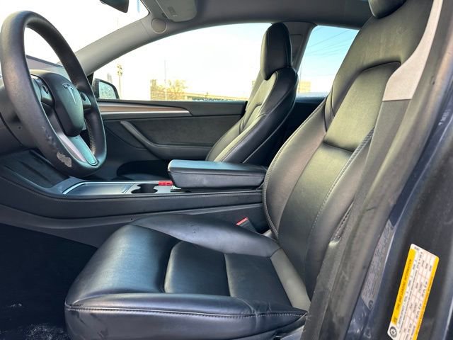 Used 2023 Tesla Model Y Performance image 9