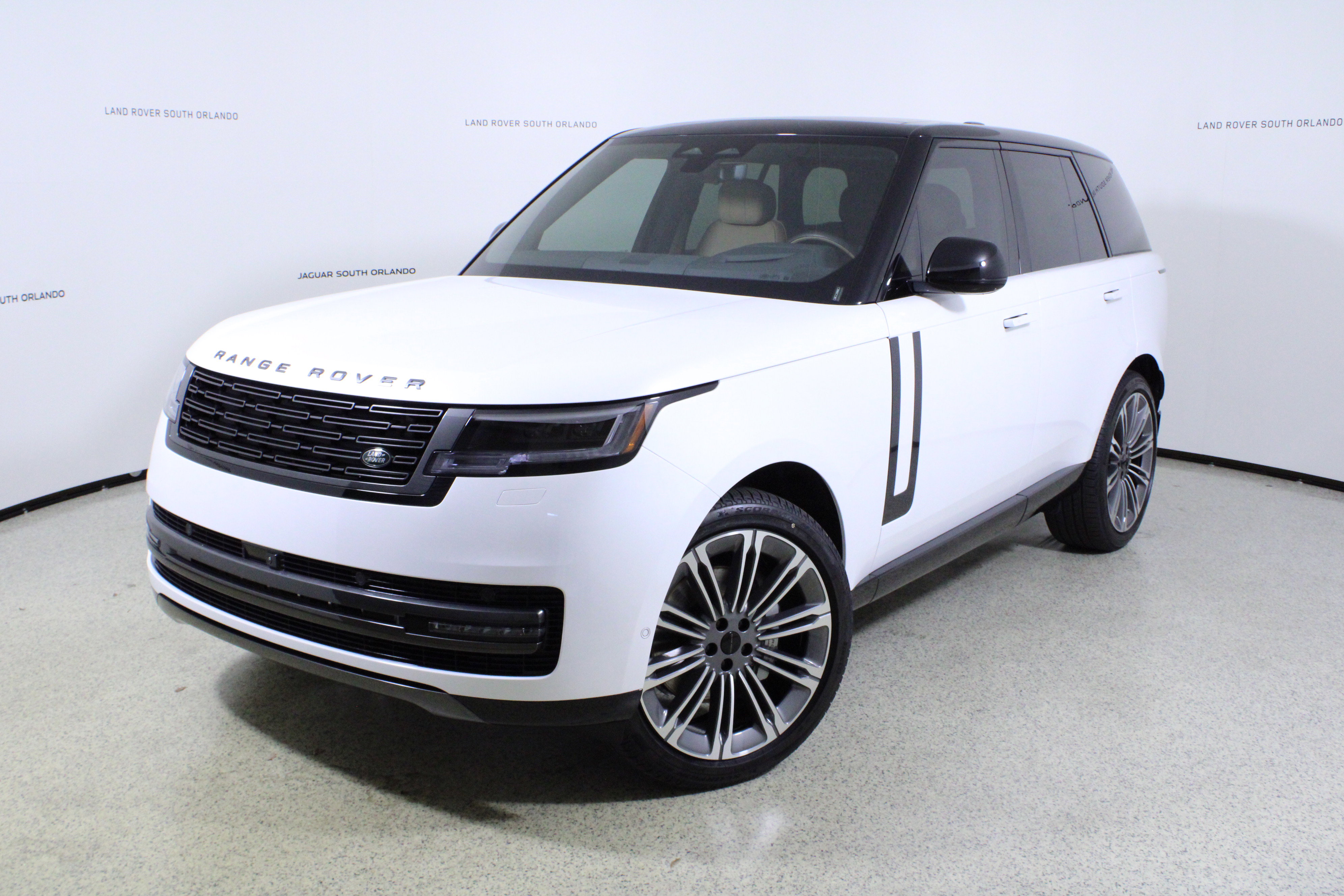 New 2026 Land Rover Range Rover SE image 1