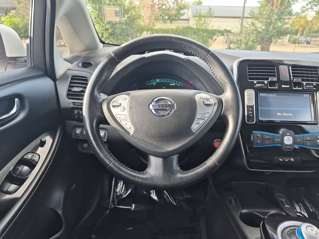 Used 2015 Nissan Leaf SL w/ Premium Package FWD image 15