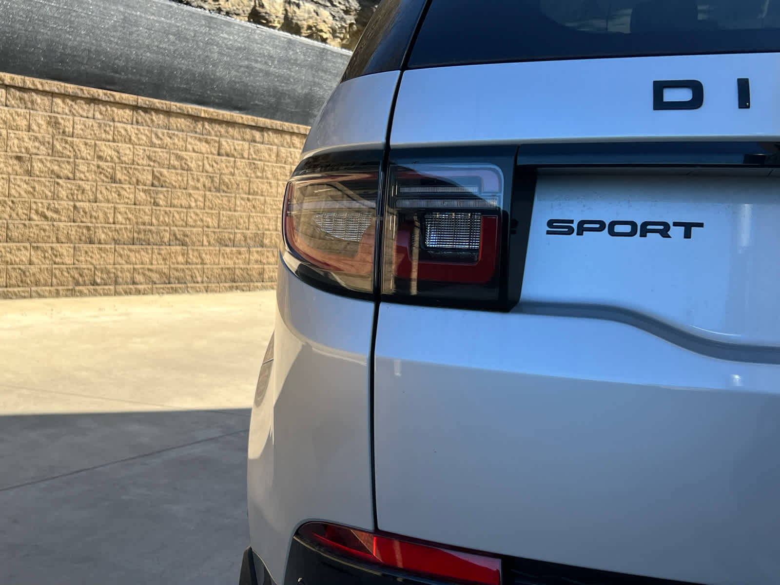 Used 2025 Land Rover Discovery Sport Dynamic SE image 5