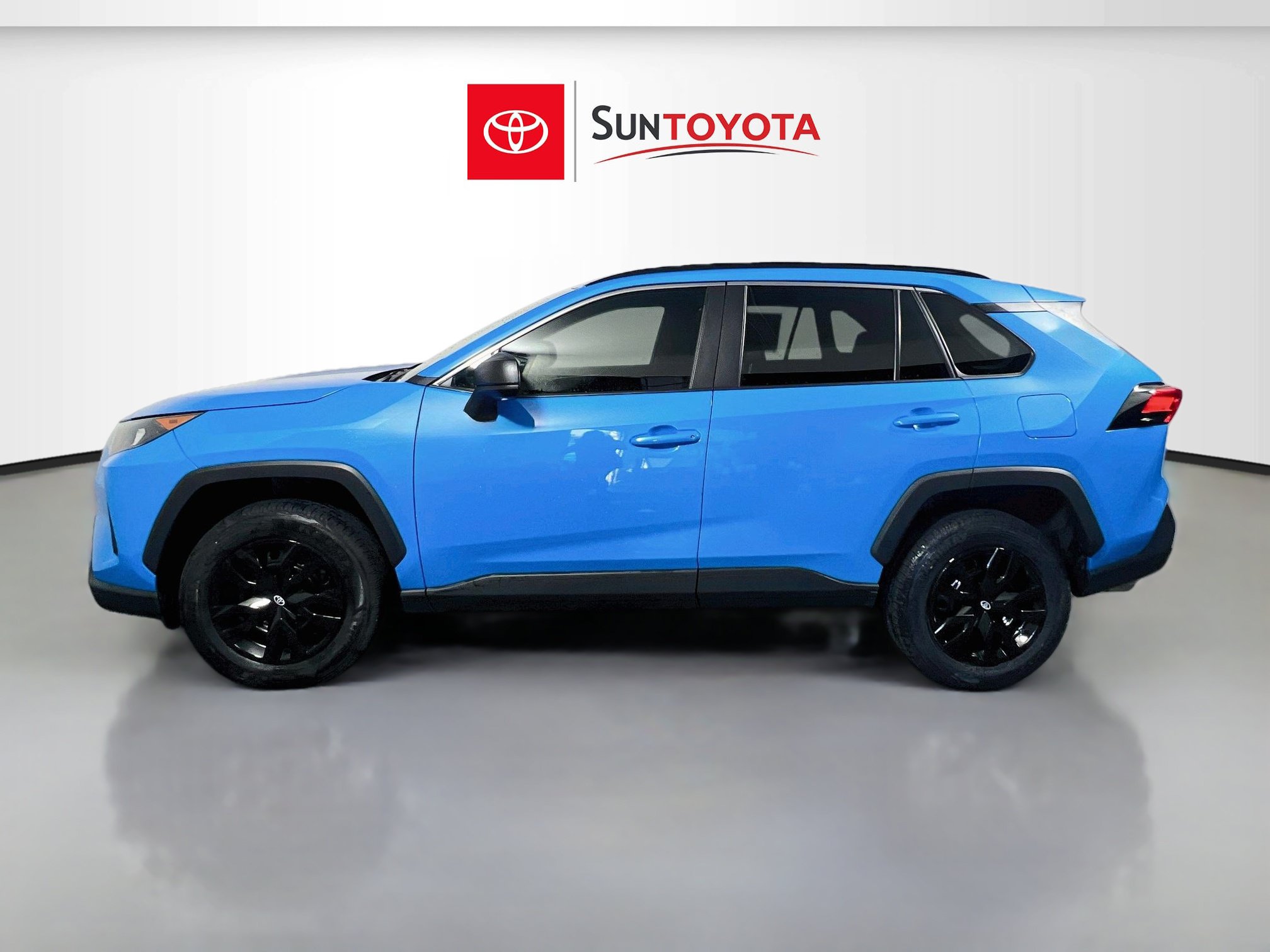 Used 2020 Toyota RAV4 LE FWD image 7