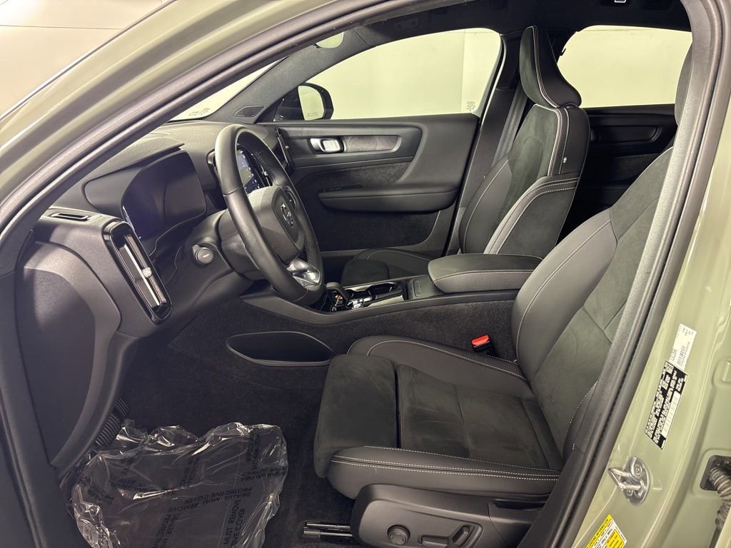 Used 2023 Volvo C40 P8 Recharge Plus image 23