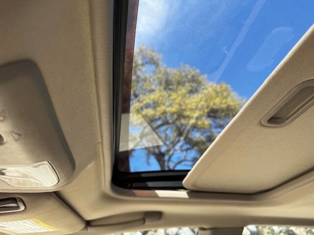 Used 2005 Nissan Altima 3.5 SE w/ (V01) Leather Pkg FWD image 44