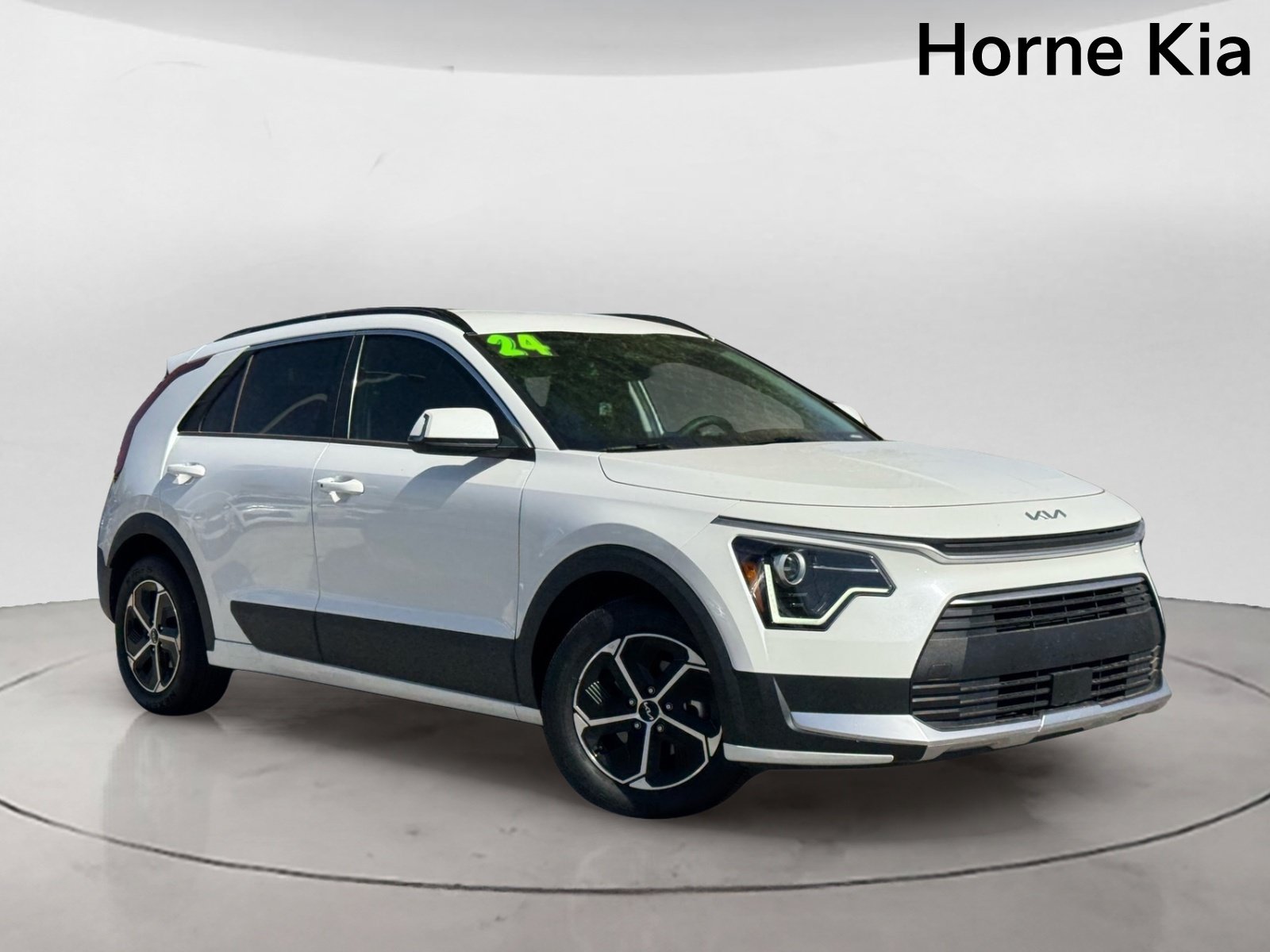 Certified 2024 Kia Niro EX FWD image 2