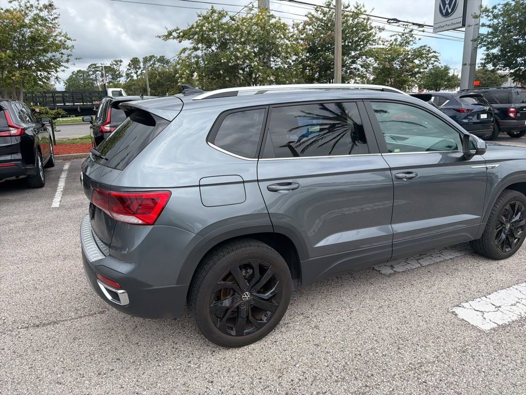 Certified 2023 Volkswagen Taos SE w/ Black Wheel Package FWD image 20
