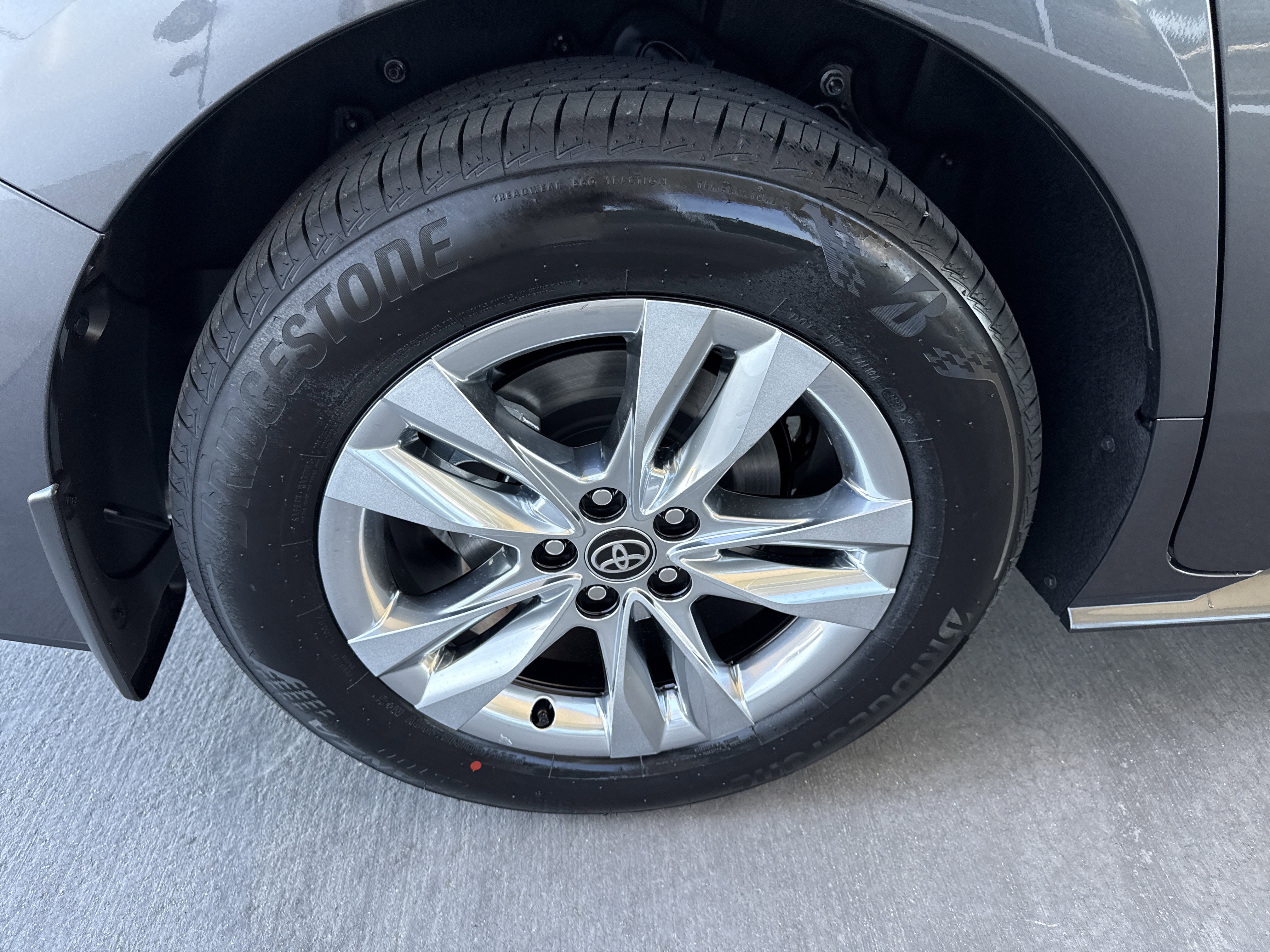 New 2025 Toyota Sienna XLE image 11