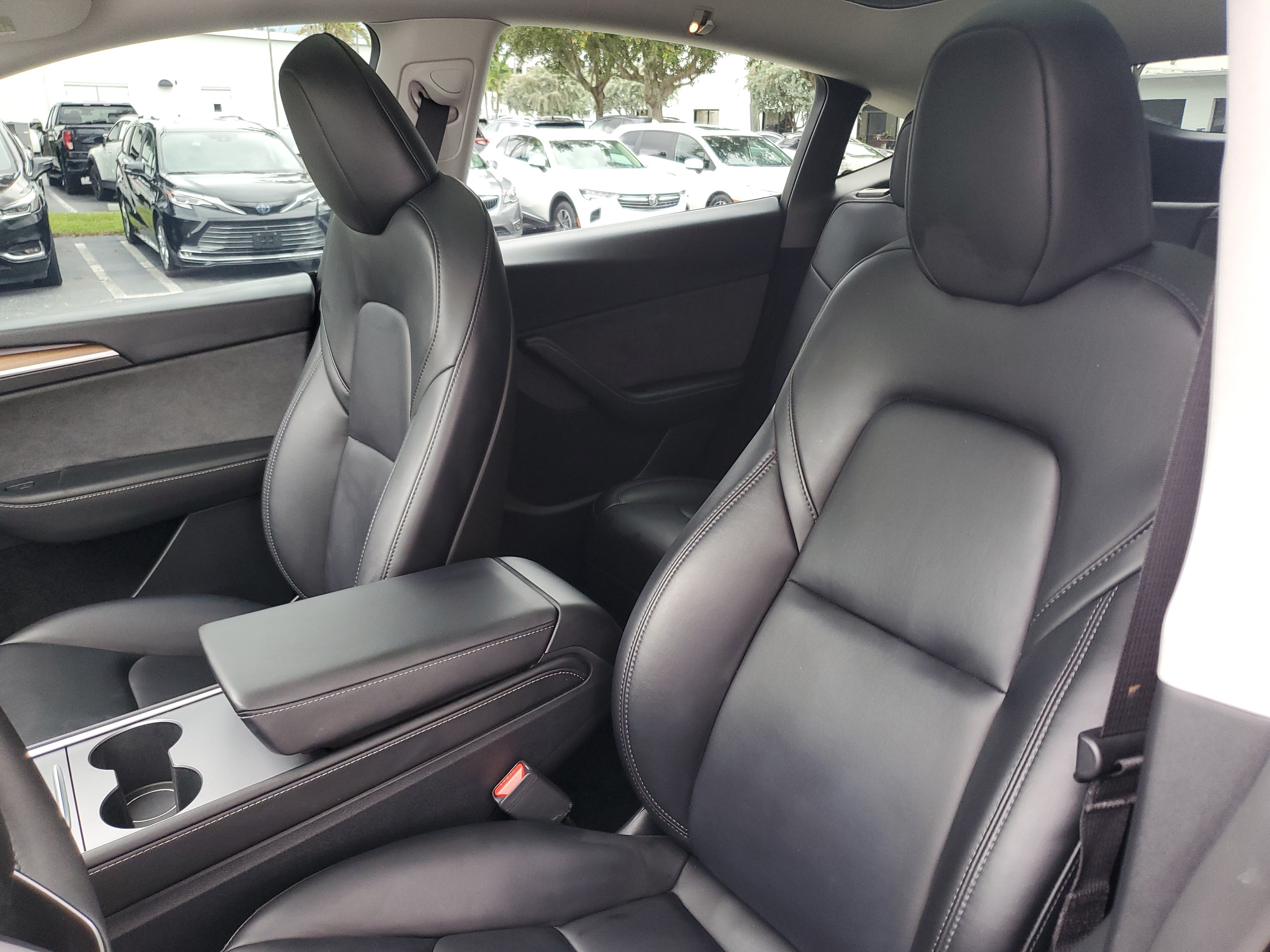 Used 2024 Tesla Model Y Long Range RWD image 19