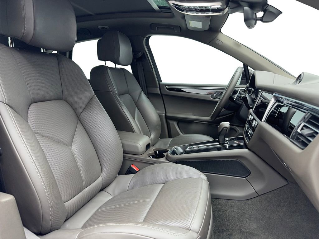 Used 2023 Porsche Macan AWD/4WD image 14