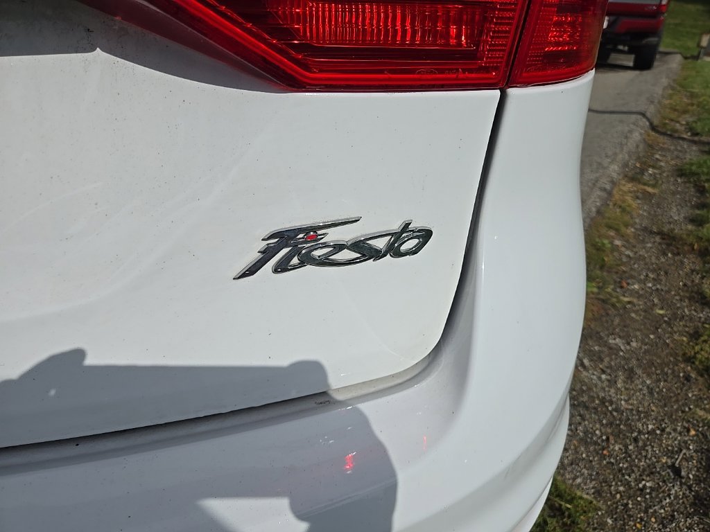 Used 2016 Ford Fiesta SE FWD image 6