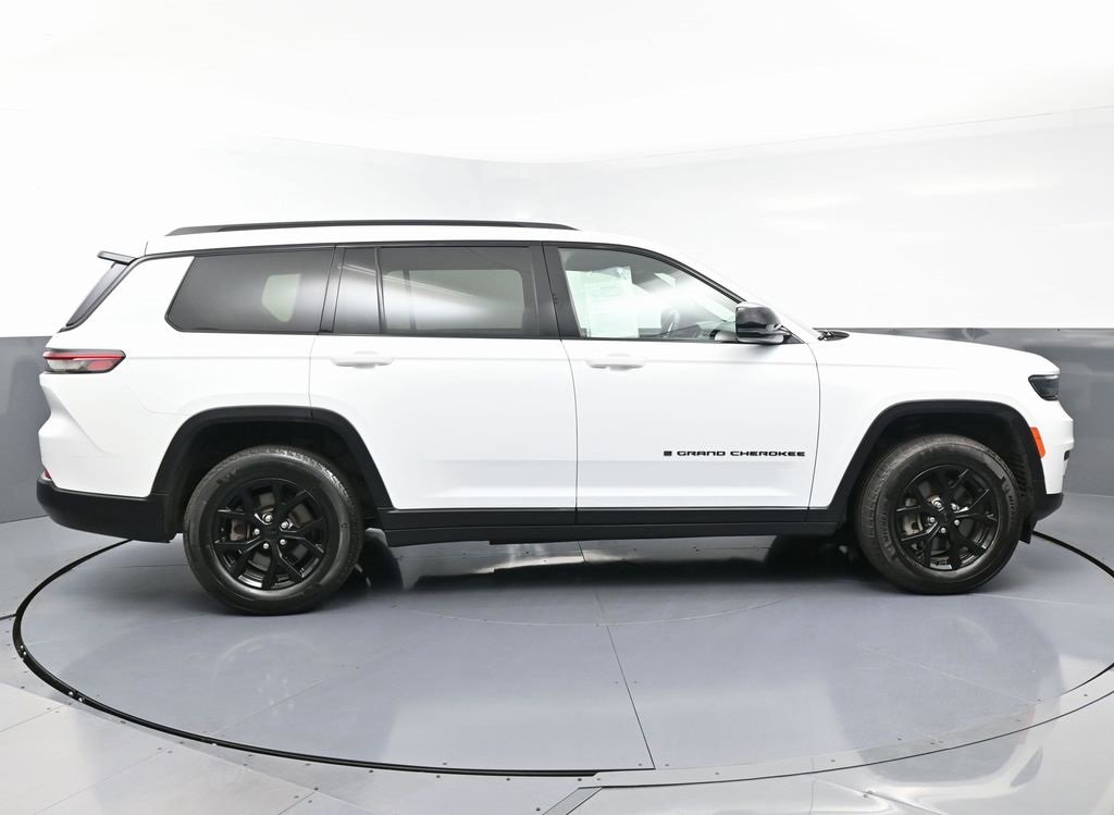 Used 2024 Jeep Grand Cherokee L Laredo image 8