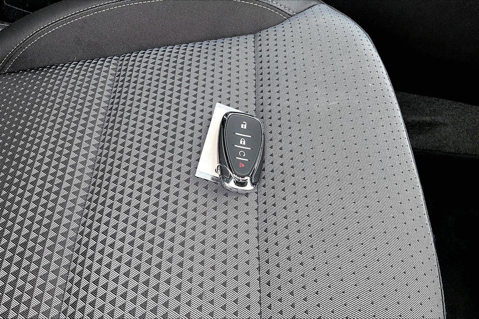 Used 2025 Chevrolet Trax LT FWD image 12