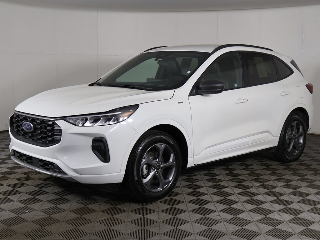 Used 2024 Ford Escape ST-Line w/ Tech Pack #1 AWD/4WD image 8