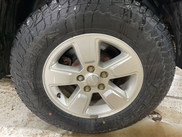 Used 2011 Jeep Liberty Sport image 10