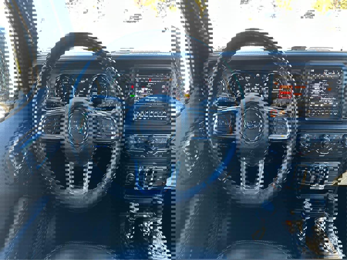 Used 2022 Jeep Wrangler Unlimited Sahara image 15