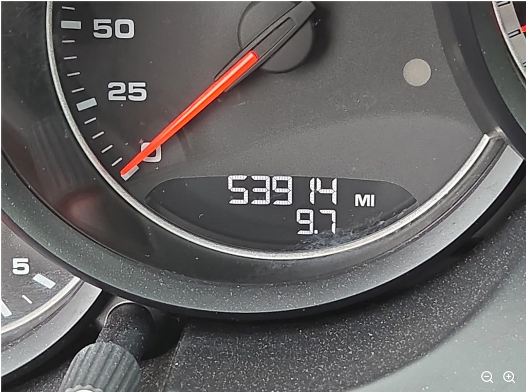 Used 2012 Porsche Cayenne Turbo AWD/4WD image 7