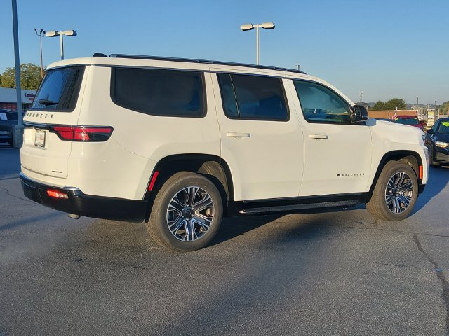 Used 2024 Jeep Wagoneer Series II AWD/4WD image 3