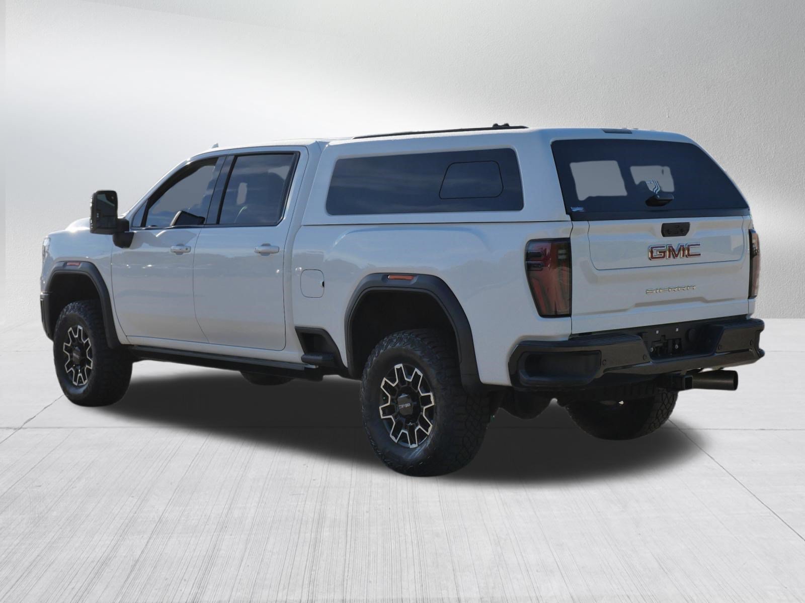 Used 2026 GMC Sierra 2500 AT4X AWD/4WD image 5