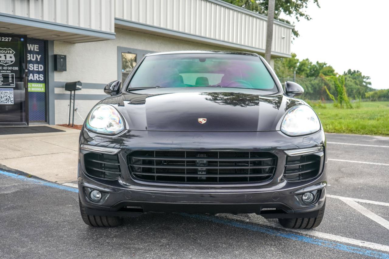 Used 2018 Porsche Cayenne Platinum Edition w/ Premium Package AWD/4WD image 2