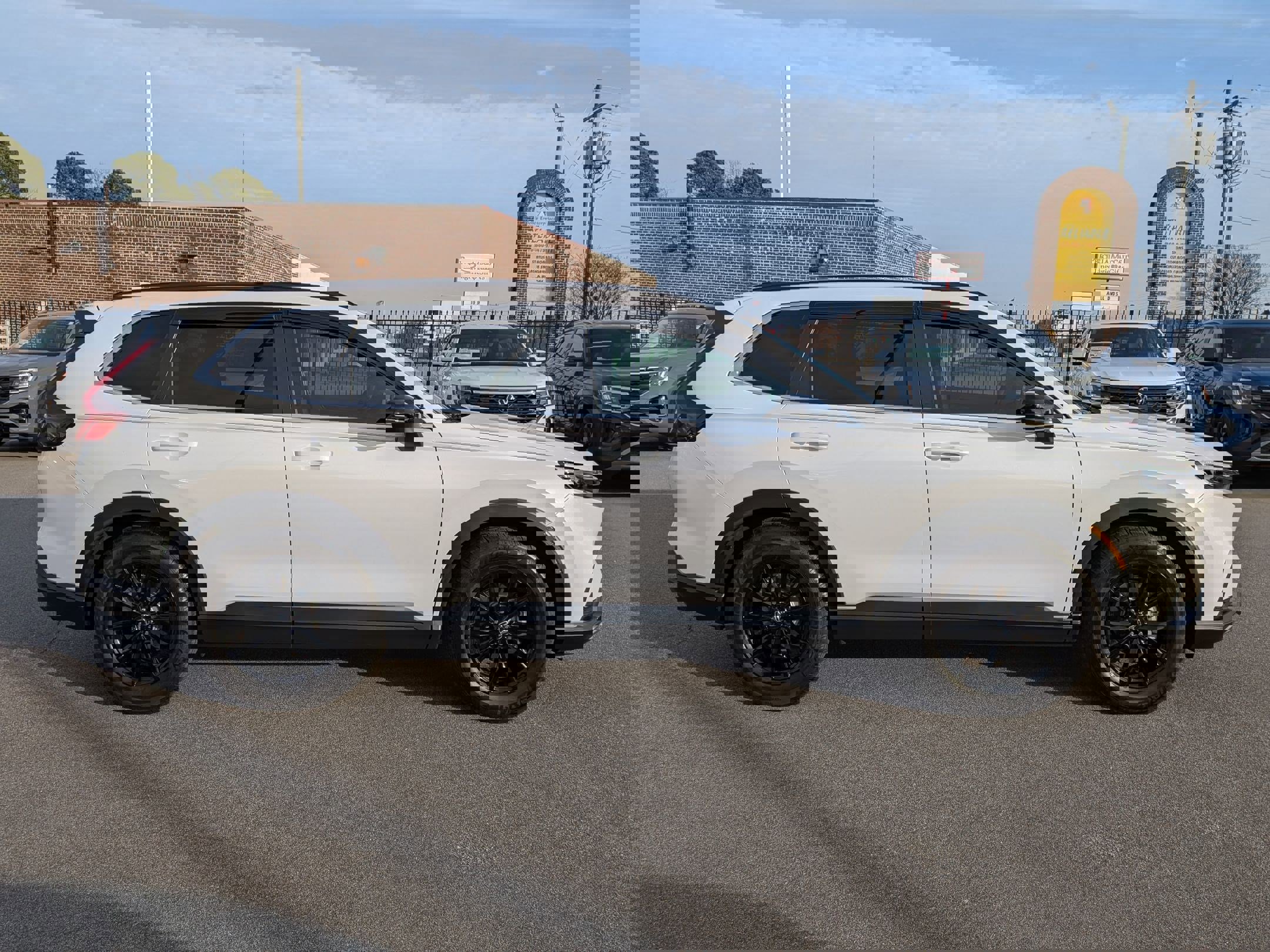 Used 2025 Honda CR-V Sport-L image 2