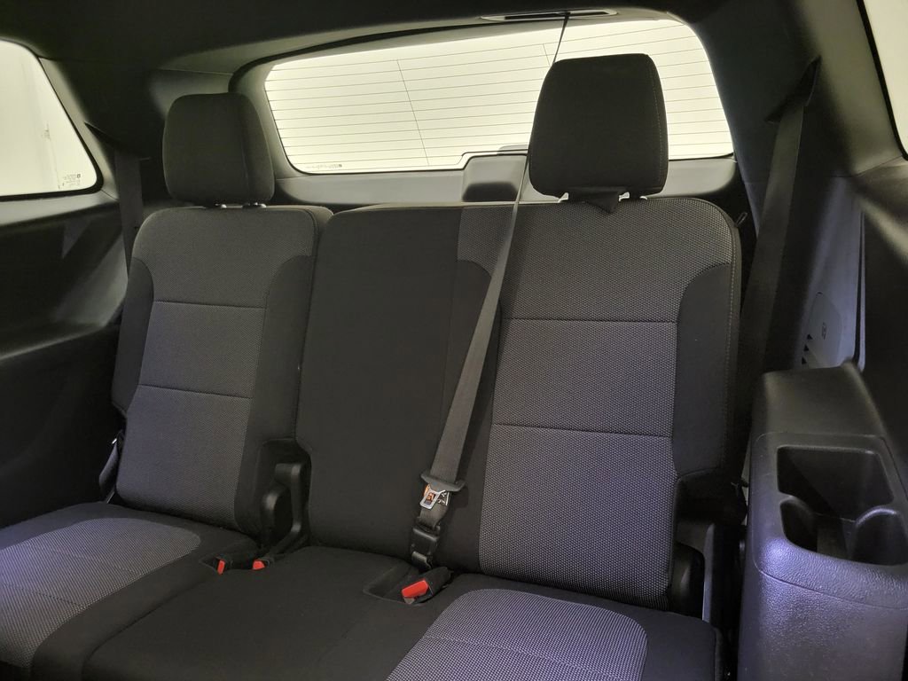 Used 2022 Chevrolet Traverse LT image 46