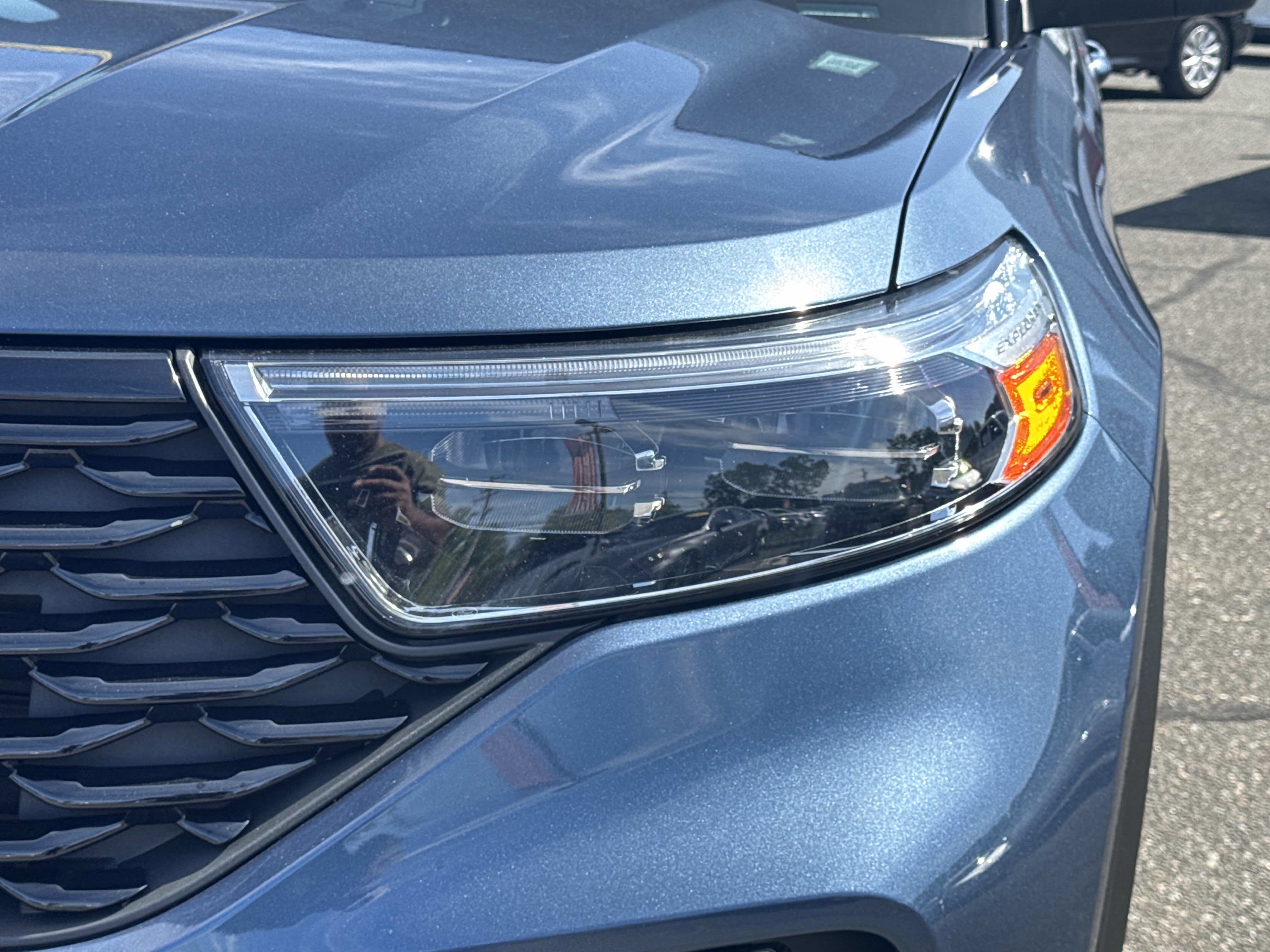 Used 2020 Ford Explorer Limited w/ Hybrid Equipment Group 310A image 9