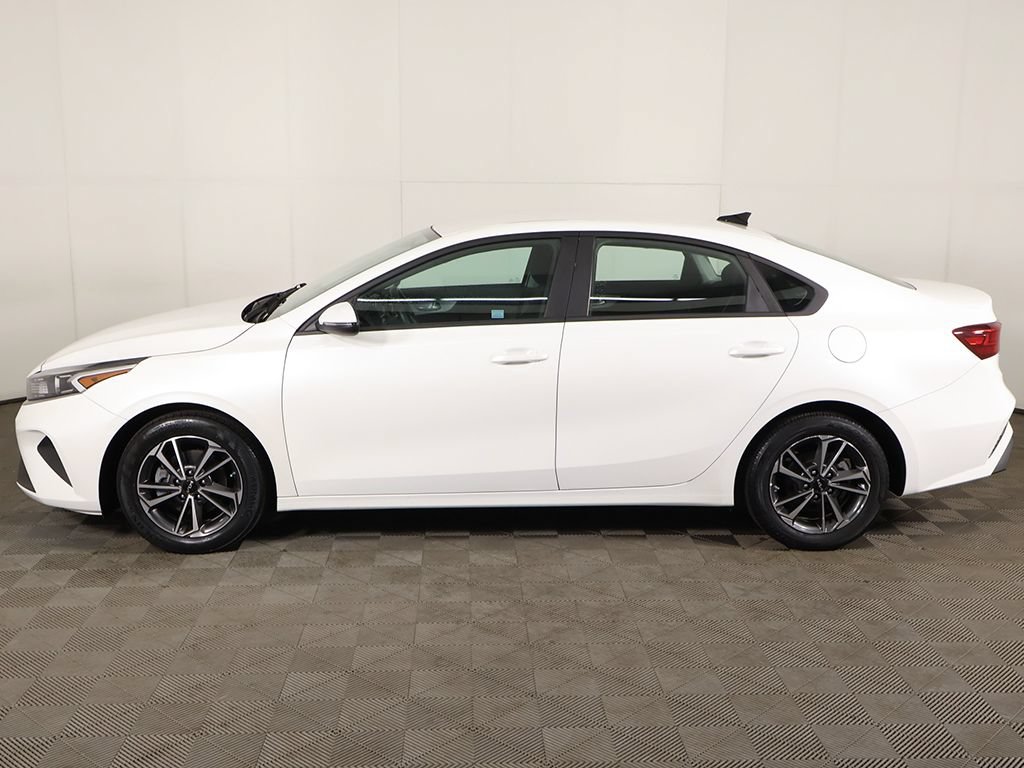 Used 2022 Kia Forte LXS w/ LXS Technology Package FWD image 19