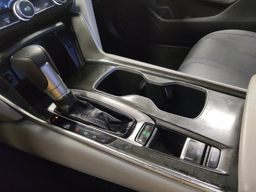 Used 2018 Honda Accord EX image 26