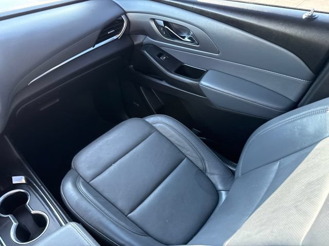 Used 2019 Chevrolet Traverse Premier w/ Driver Confidence II Package FWD image 16
