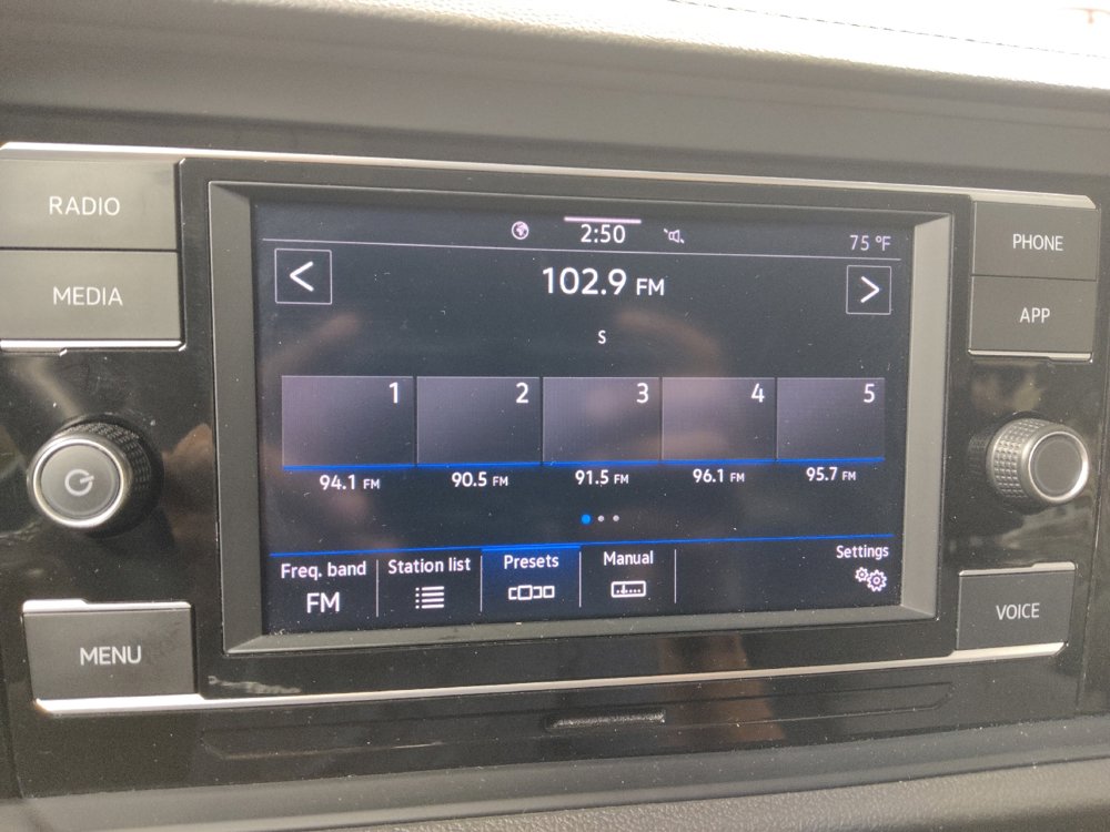 Used 2024 Volkswagen Jetta SE image 25