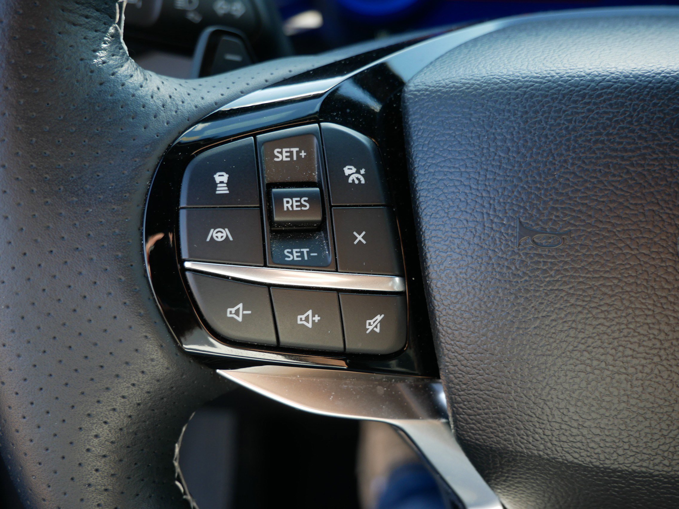 Used 2024 Ford Explorer ST w/ Equipment Group 401A AWD/4WD image 28