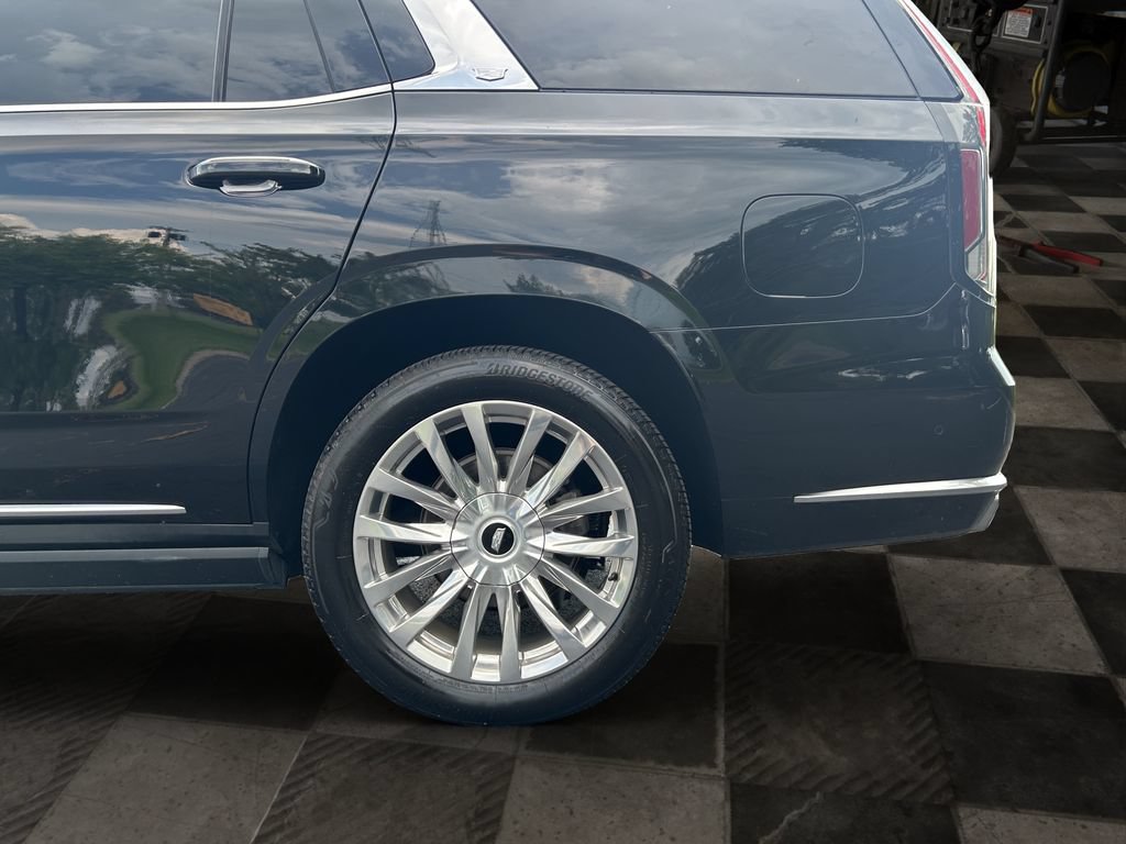 Certified 2021 Cadillac Escalade Premium Luxury w/ Driver Assist Tech Package AWD/4WD image 10