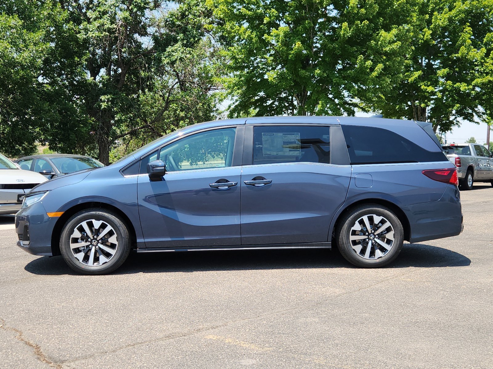 New 2026 Honda Odyssey EX-L image 2