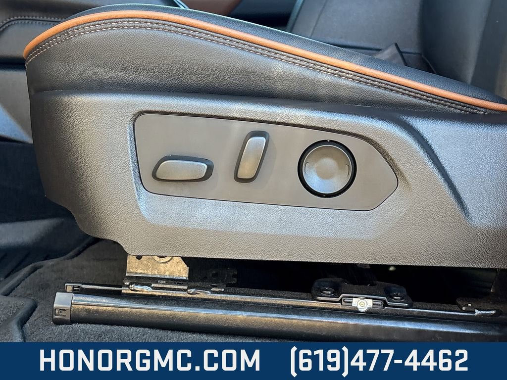 Used 2025 GMC Canyon AT4 image 14