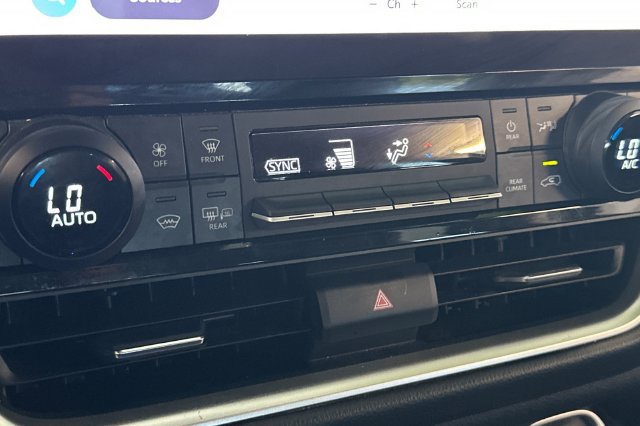 Used 2025 Toyota Grand Highlander AWD image 24