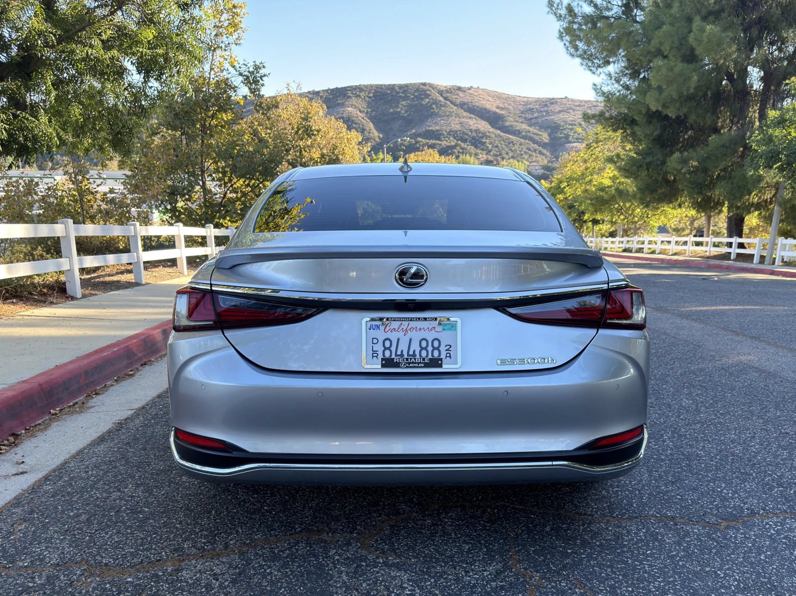 Used 2024 Lexus ES 300h w/ Premium Package FWD image 5