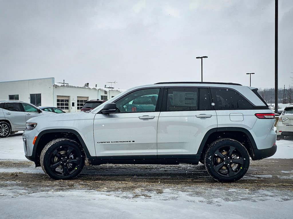 New 2026 Jeep Grand Cherokee Limited w/ Limited Altitude Package AWD/4WD image 6