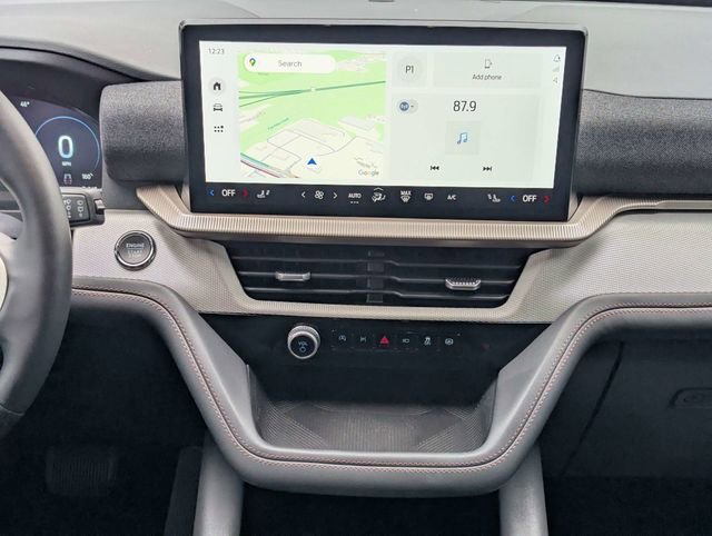 Used 2025 Ford Explorer Active image 17