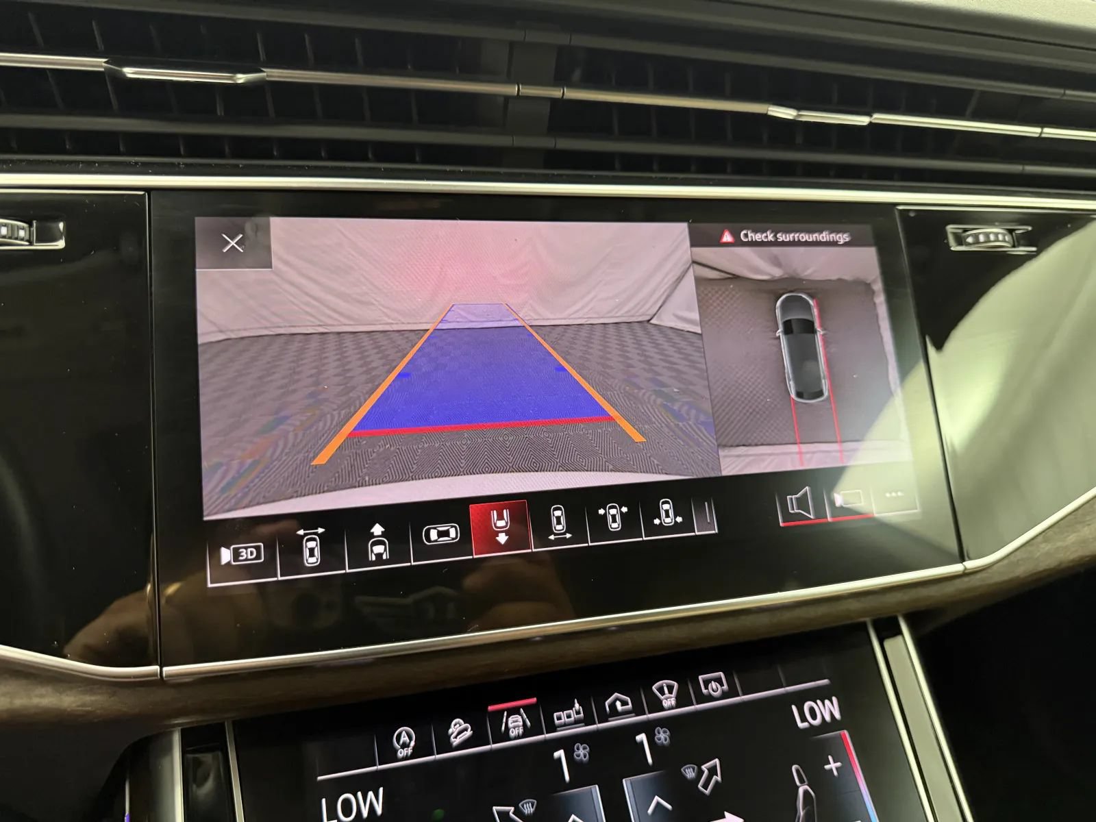 Used 2019 Audi Q8 Prestige w/ Adaptive Chassis Package AWD/4WD image 35