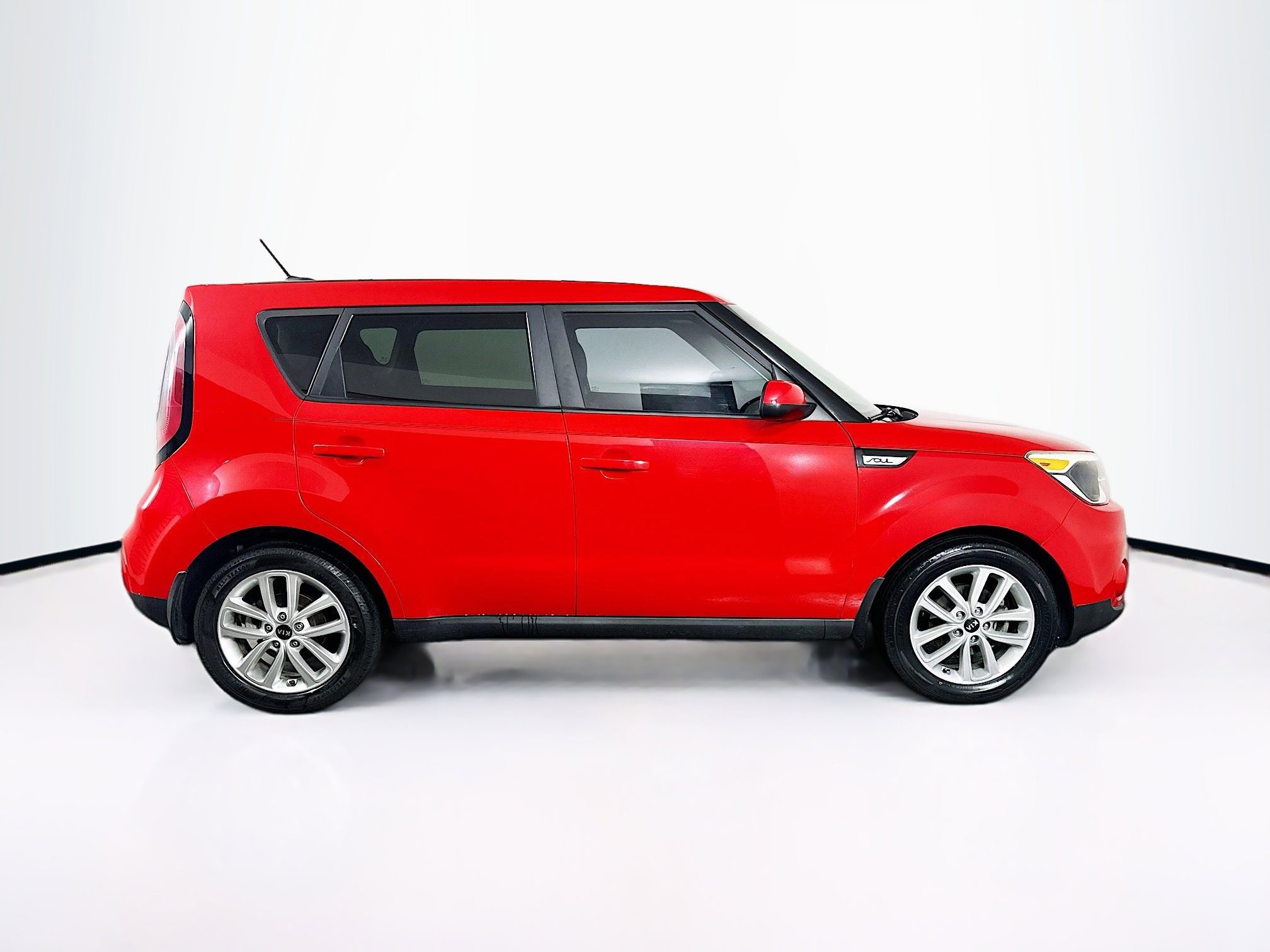 Used 2018 Kia Soul + FWD image 10